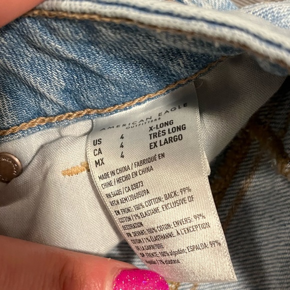 American Eagle Strigid Mom Jeans - Picture 5 of 5